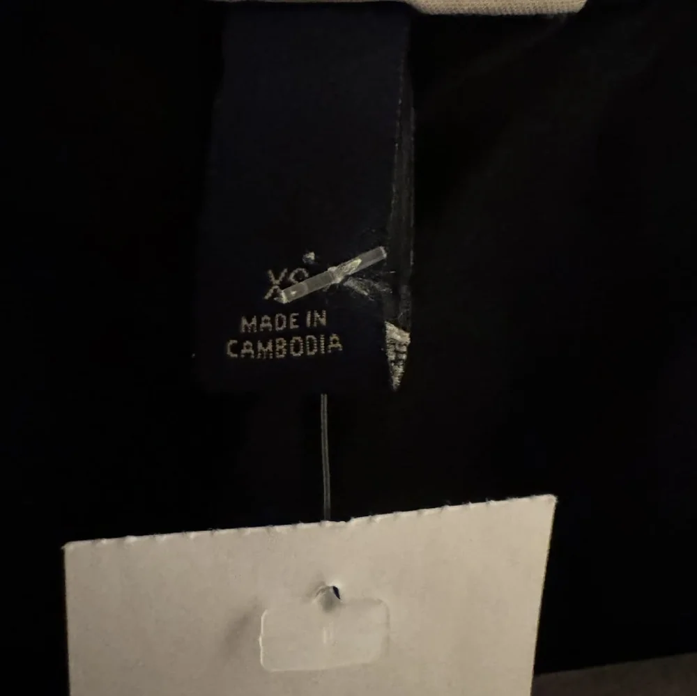 Universal Thread Black Garment - Picture 3 of 3